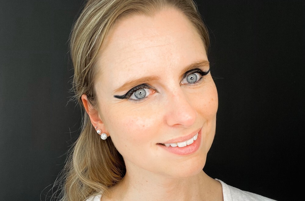 hebrst-makeup-trend-2023-Sharpliner-thiemann-beauty